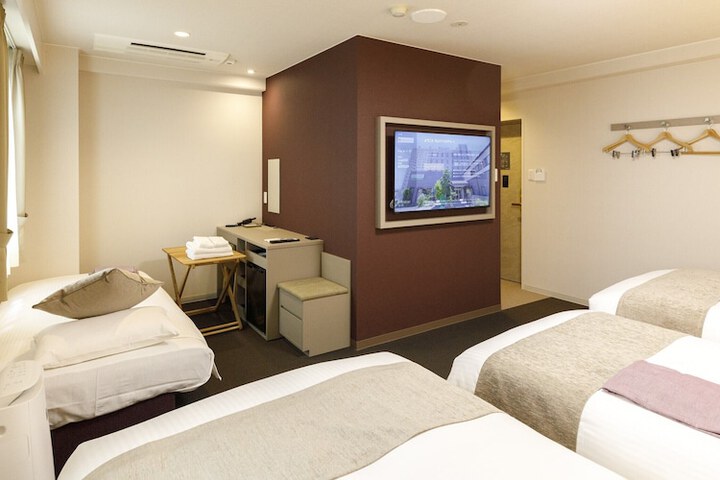 Room 13 of 48