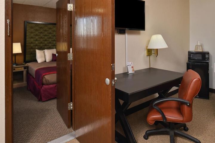 Room 16 of 39