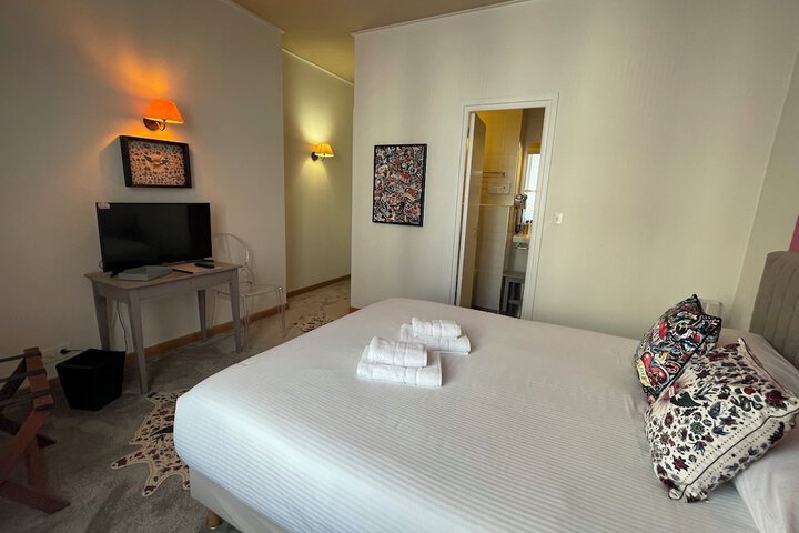 Room 4 of 41