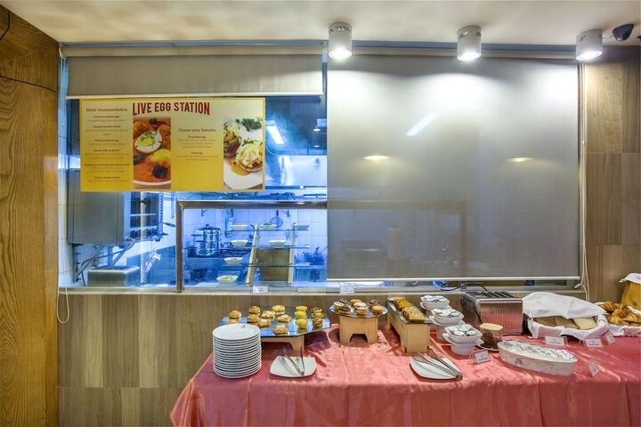 Dining 52 of 58
