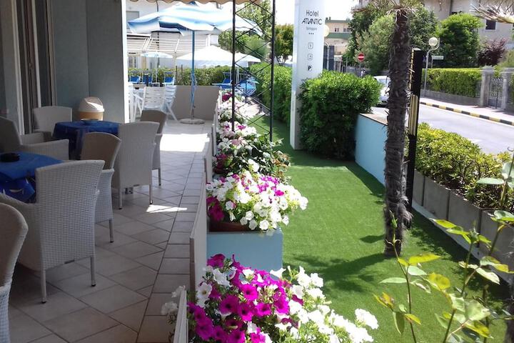 Terrace/Patio 9 of 52