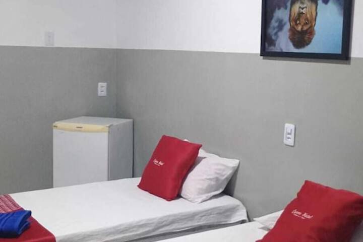 Room 4 of 9