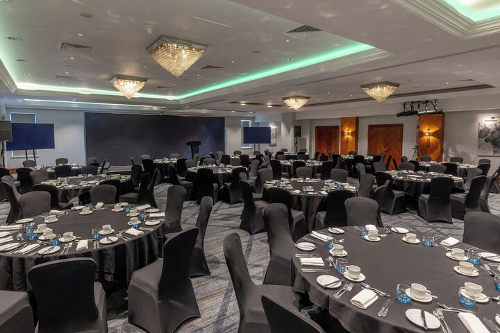 Ballroom/Hall 44 of 52