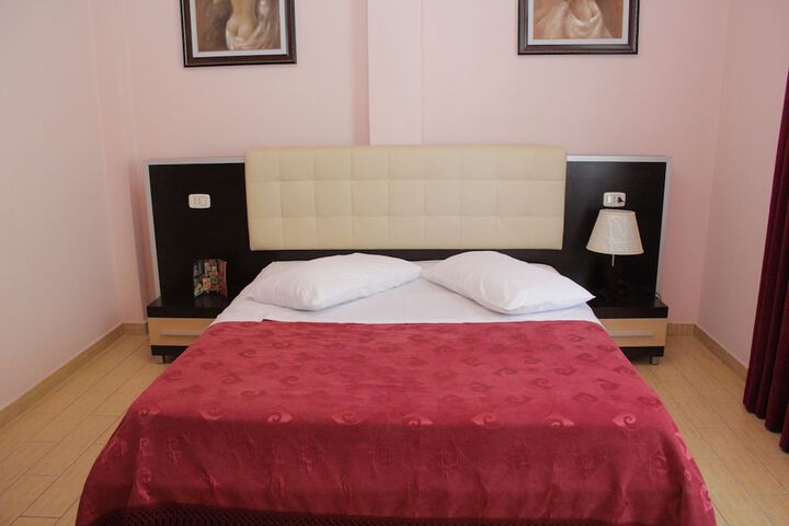 Room 4 of 22