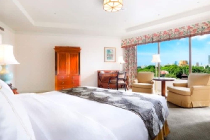 Room 26 of 175