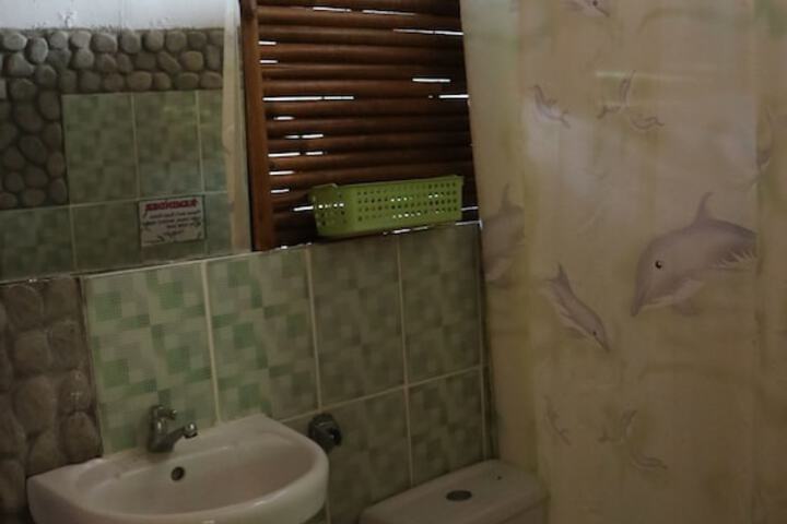 Room 13 of 31