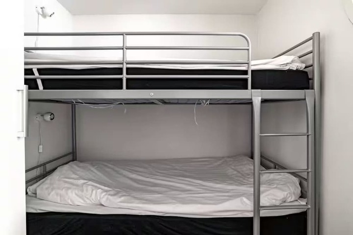 Room 279 of 865