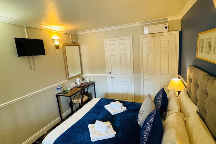 Room 4 of 45
