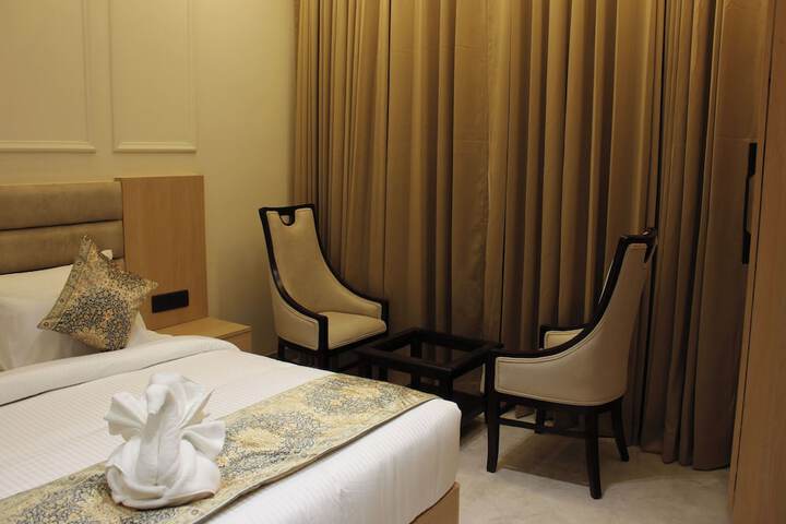 Room 29 of 77