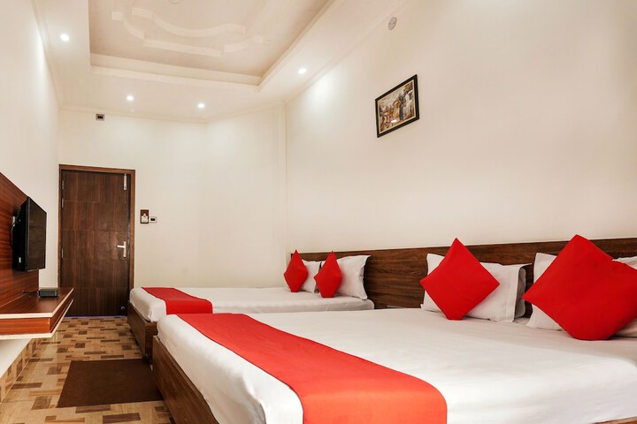 Room 10 of 34