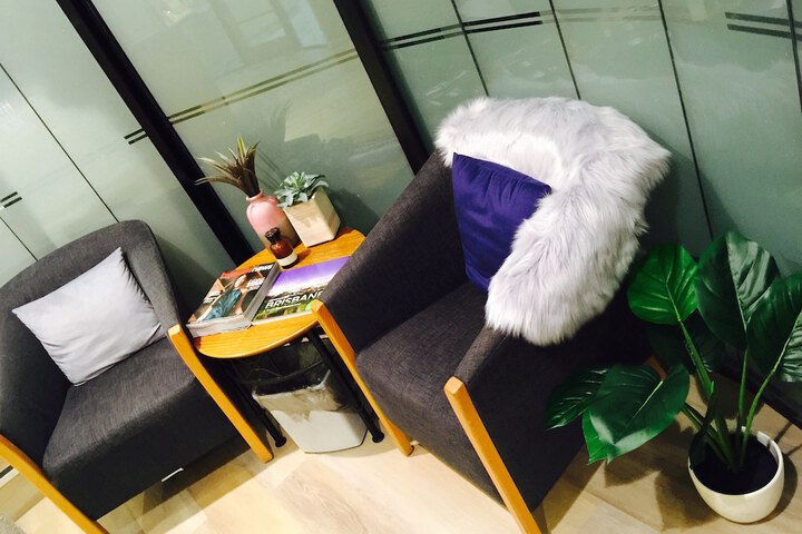 Lounge 19 of 31