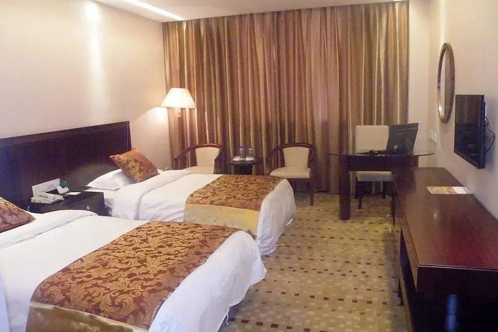 Room 6 of 16