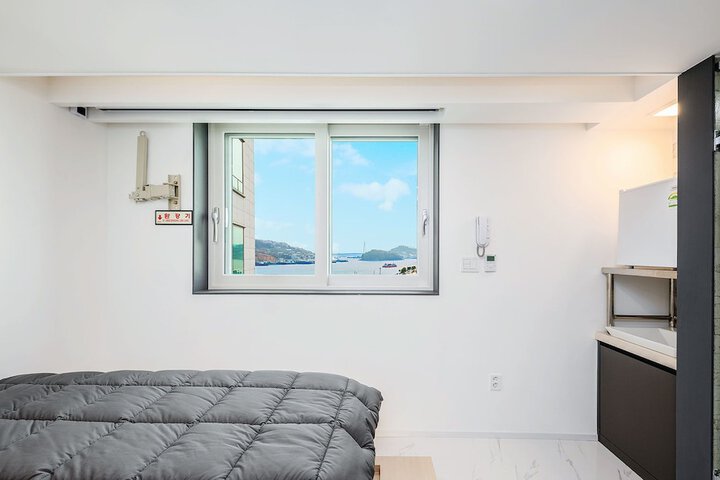 Room 17 of 54