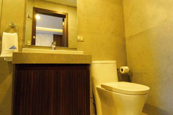 Room 14 of 23