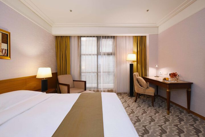 Room 13 of 29