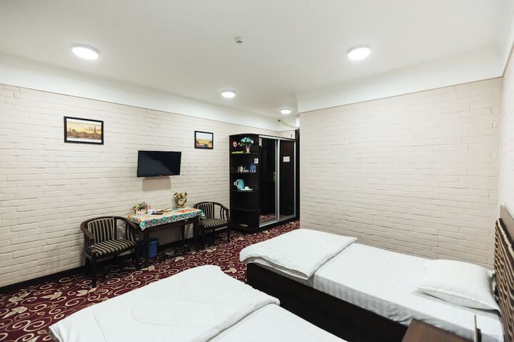 Room 6 of 22