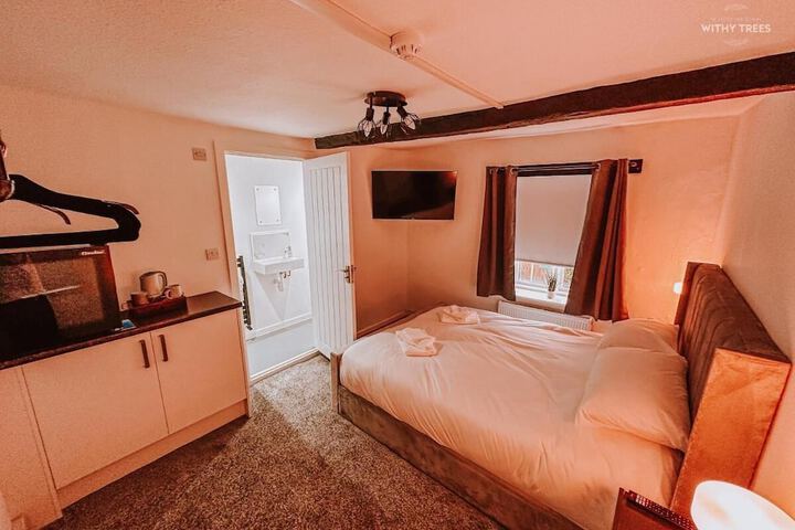 Room 2 of 24