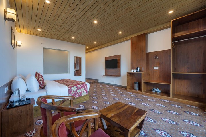 Room 6 of 51