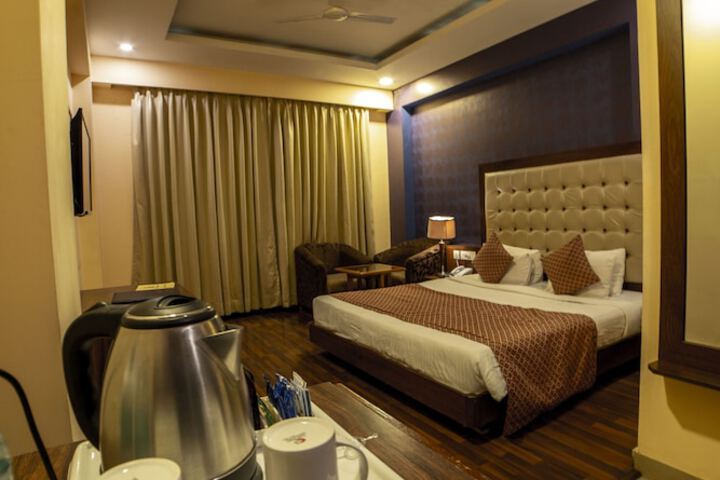 Room 3 of 68