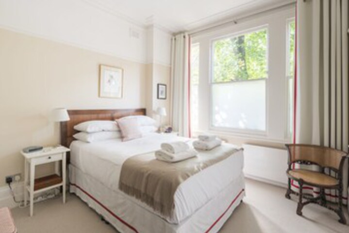 Room 14 of 19