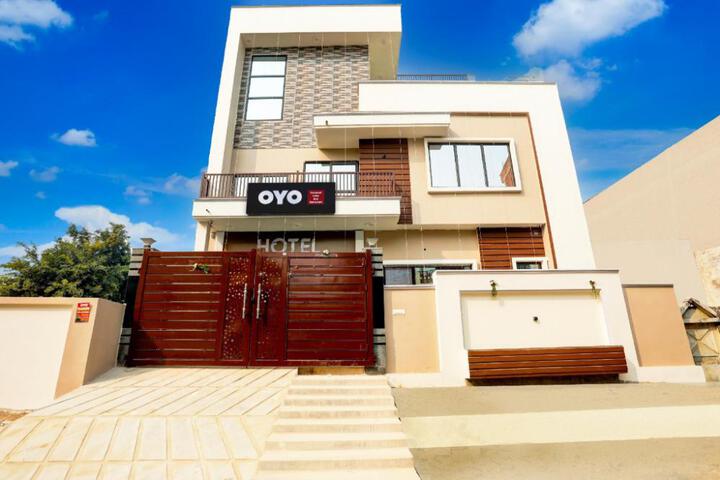 Hotel O Diamond Hotel and restaurant