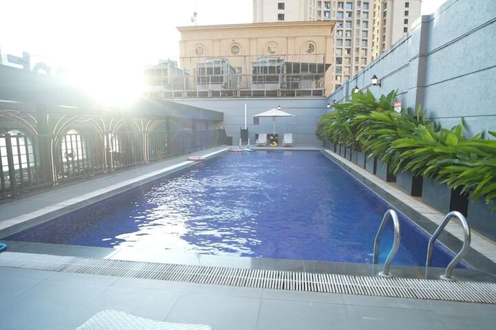 Pool 17 of 44