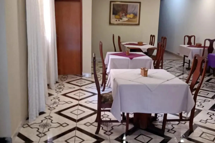 Dining 16 of 16
