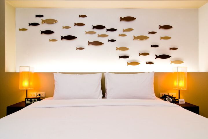 Room 8 of 33