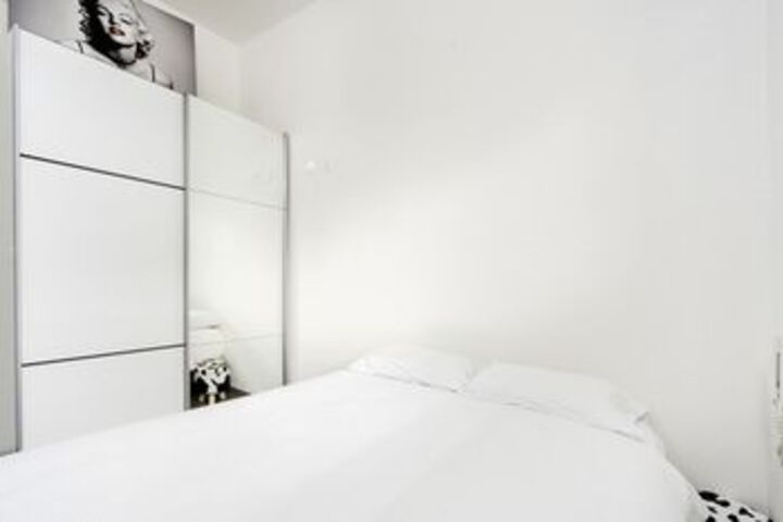 Room 5 of 19
