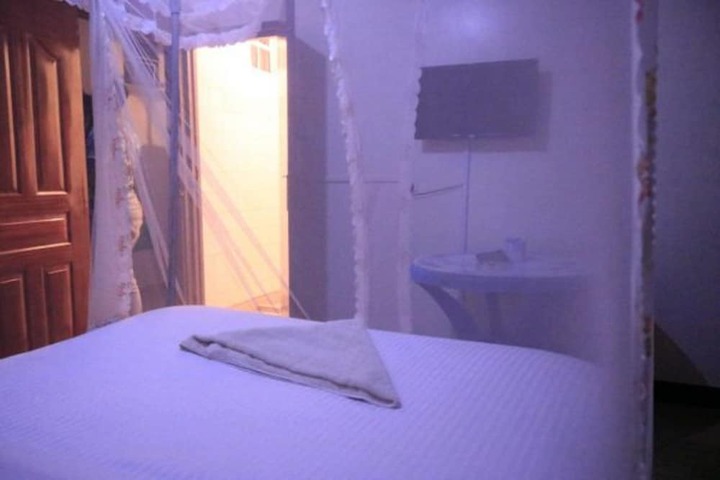 Room 4 of 14