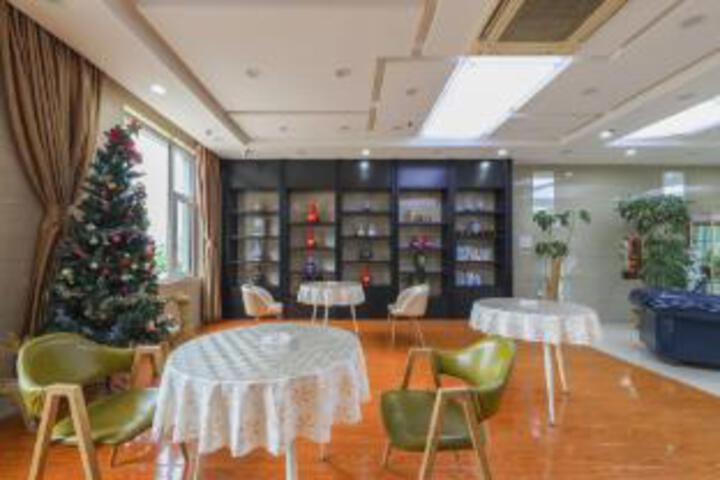 Ruisong Inn Chain Hotel (Qingdao Chengyang Jihongtan Qingda Branch)