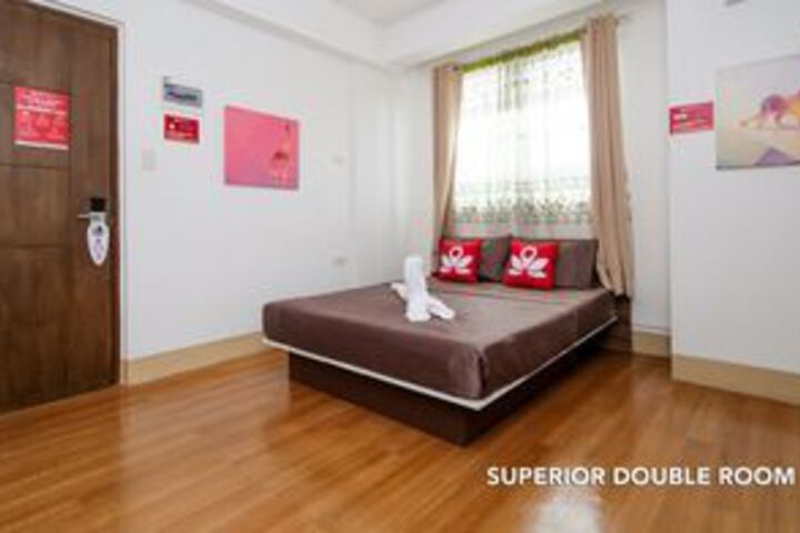 Room 13 of 35