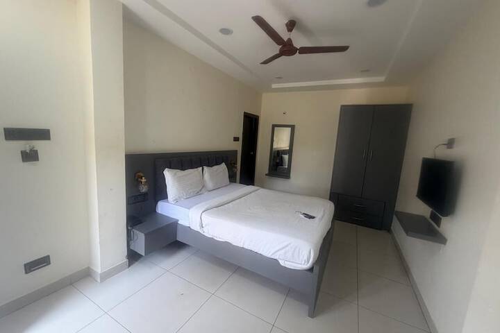 Room 10 of 39