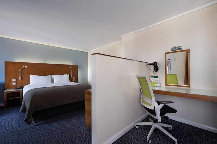 Room 16 of 69