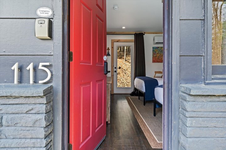 Room 34 of 130