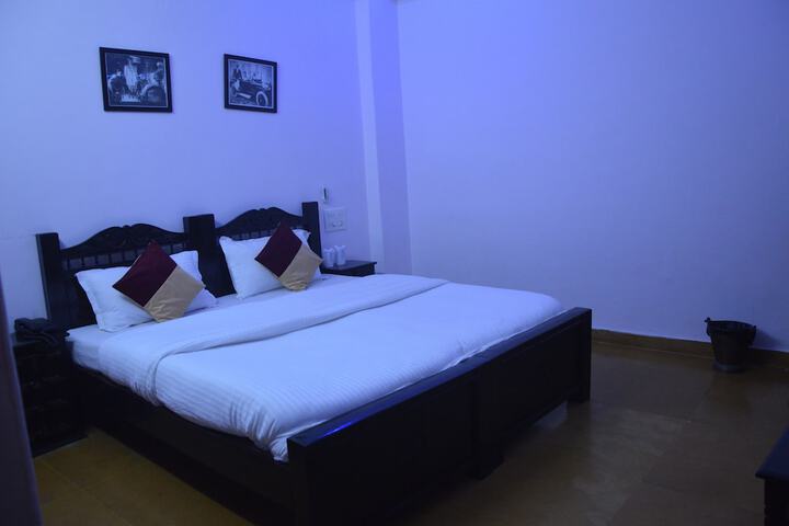 Room 20 of 93