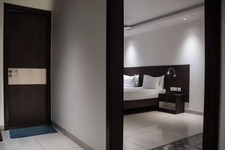Room 8 of 41