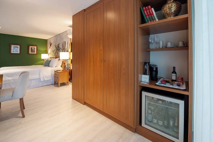 Room 33 of 137