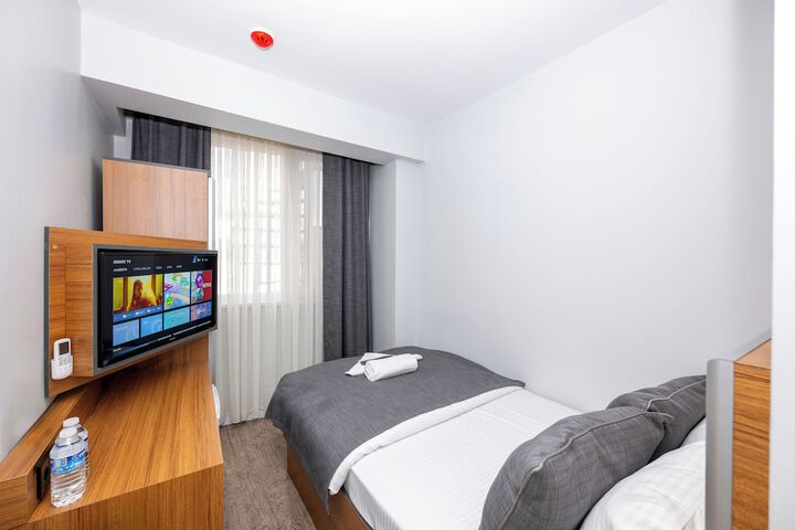 Room 25 of 41