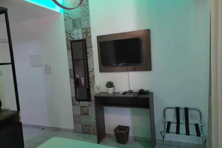 Room 32 of 110