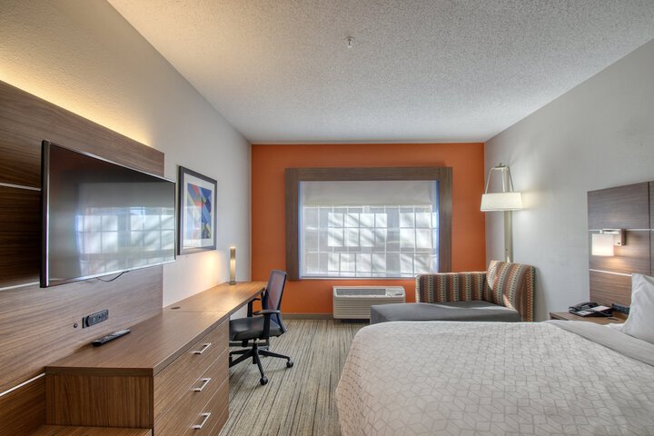 Room 14 of 81