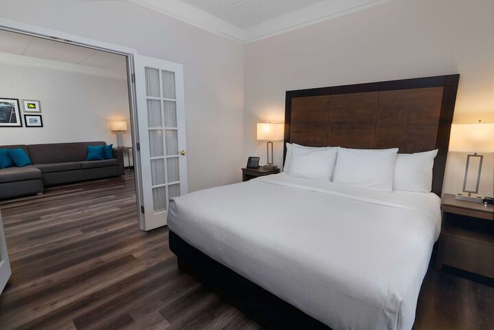 1 King Bed (6 of 15)