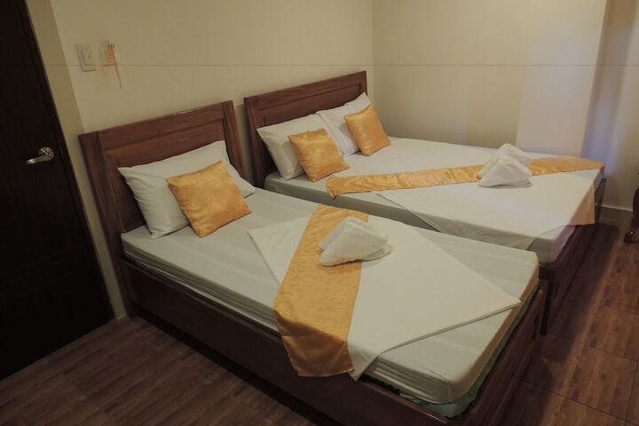 Room 10 of 26
