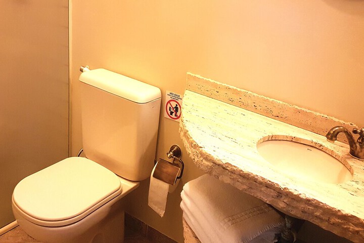 Room 40 of 61