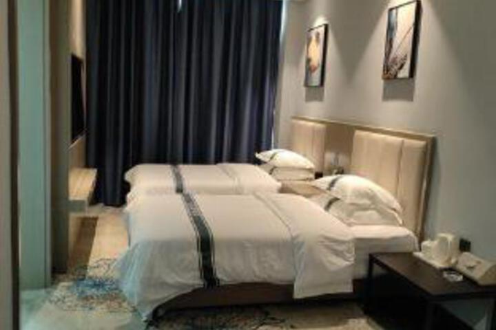 Room 11 of 13