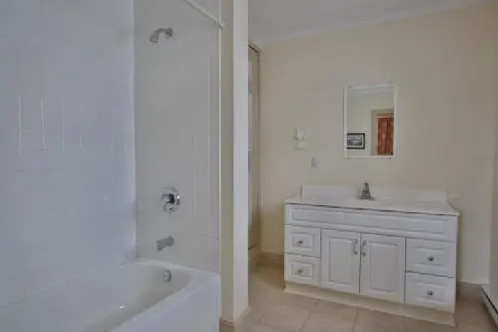 Room 7 of 14
