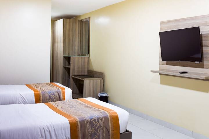 Room 18 of 117