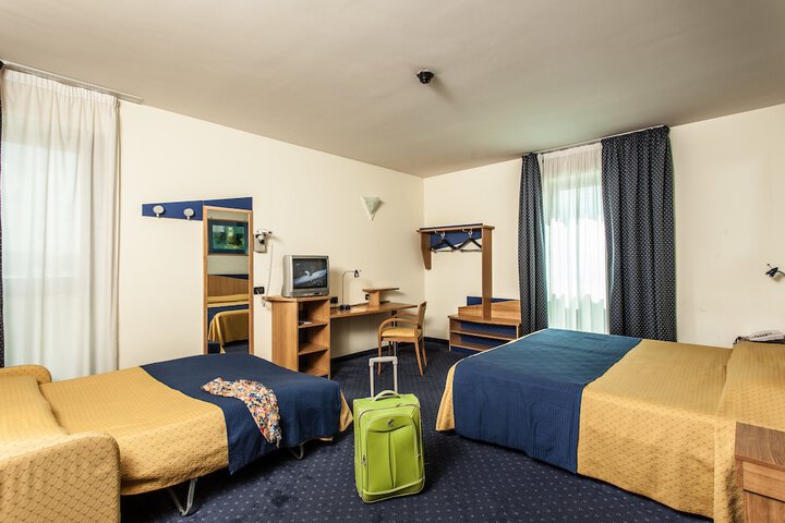 Room 15 of 35