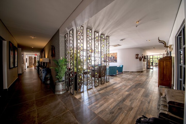 Ballroom/Hall 121 of 160