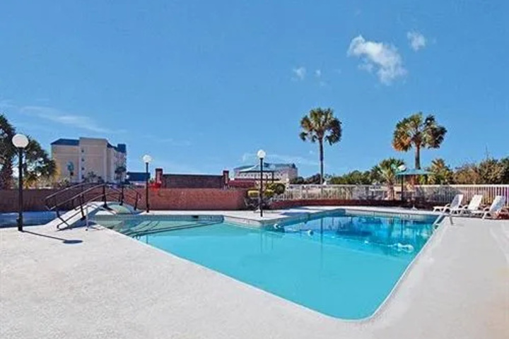 Pool 7 of 9